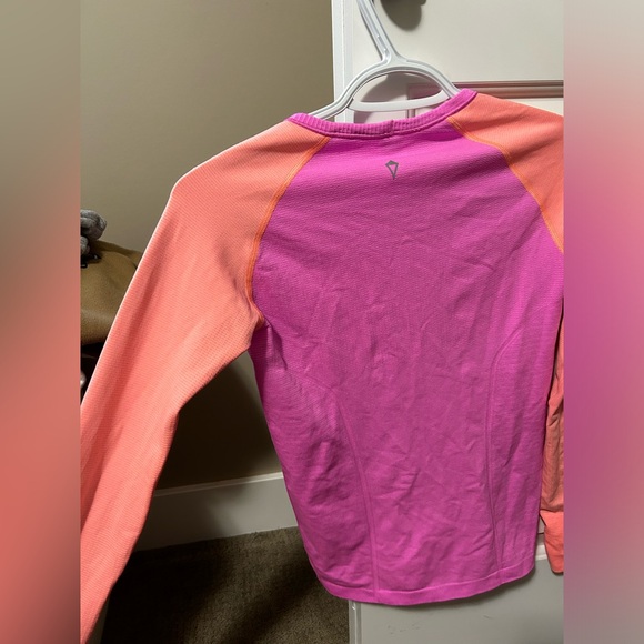 Ivivva longsleeve sleeve workout top thumb holes pink and orange bright - Picture 4 of 5